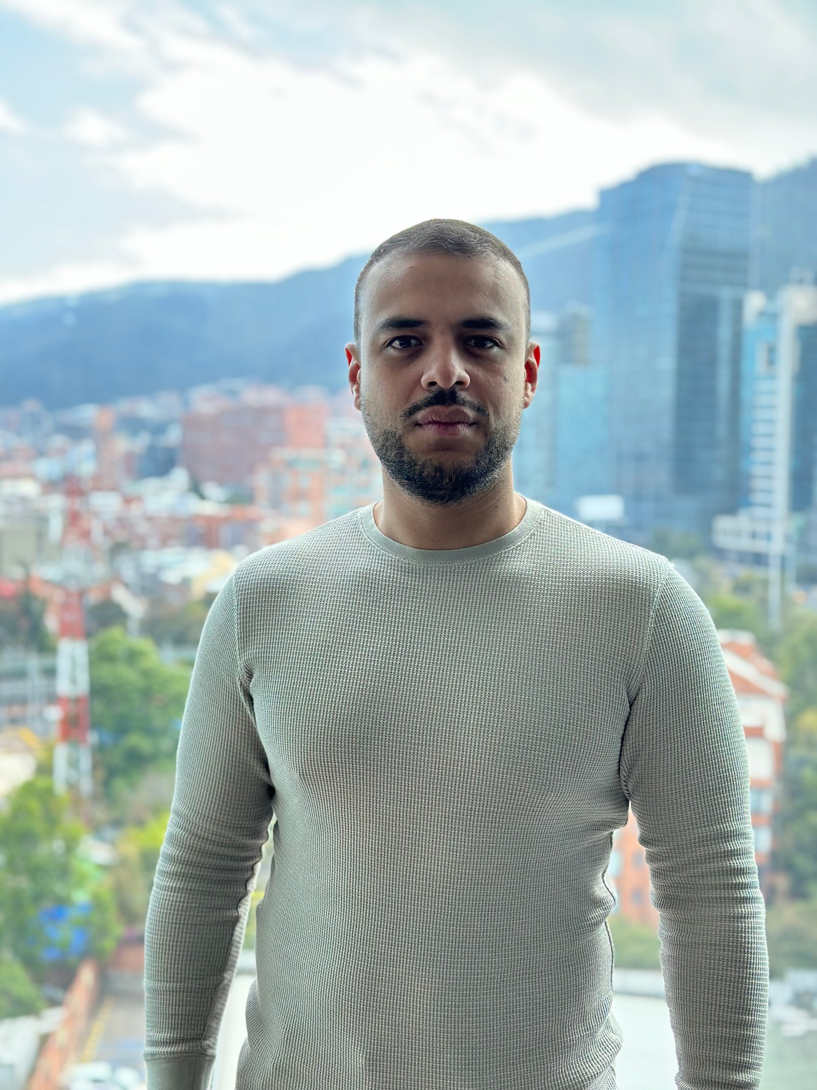 Equipo Sense Digital retrato